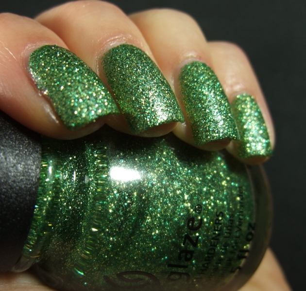 China Glaze - This Is Tree-Mendous 05
